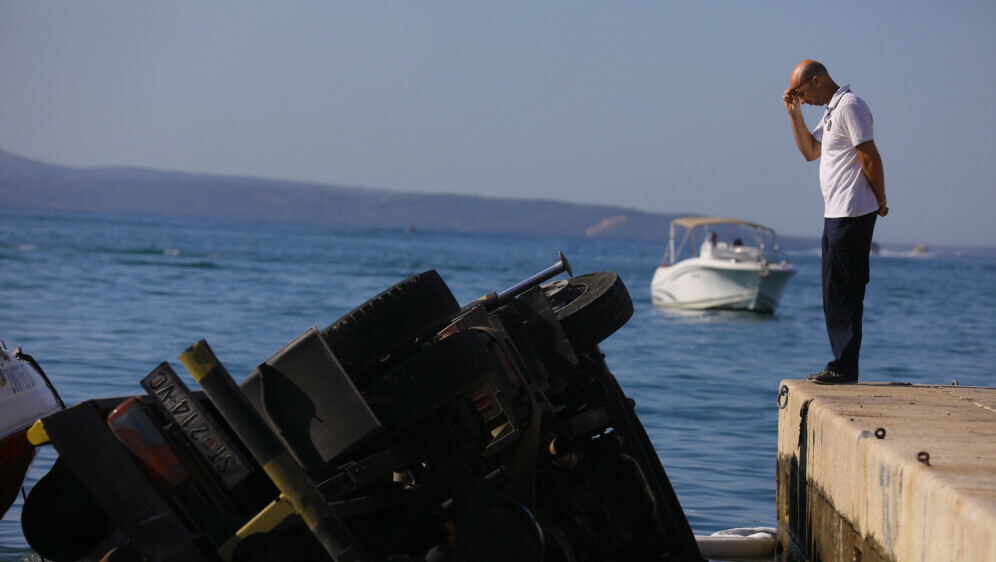 Kamion u Splitu upao u more prilikom spuštanja brodice - 1