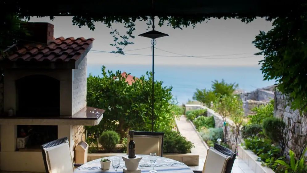 Kamena kuća Capovilla, Vis - 1