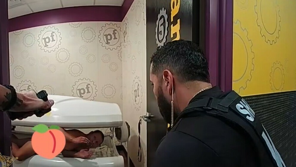 Uhićenje muškarca u solariju