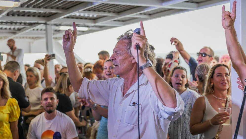 Trajekt ususret manifestaciji