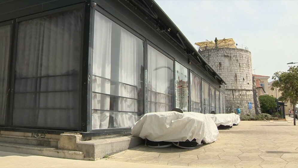 Pet osoba privedeno u Poreču