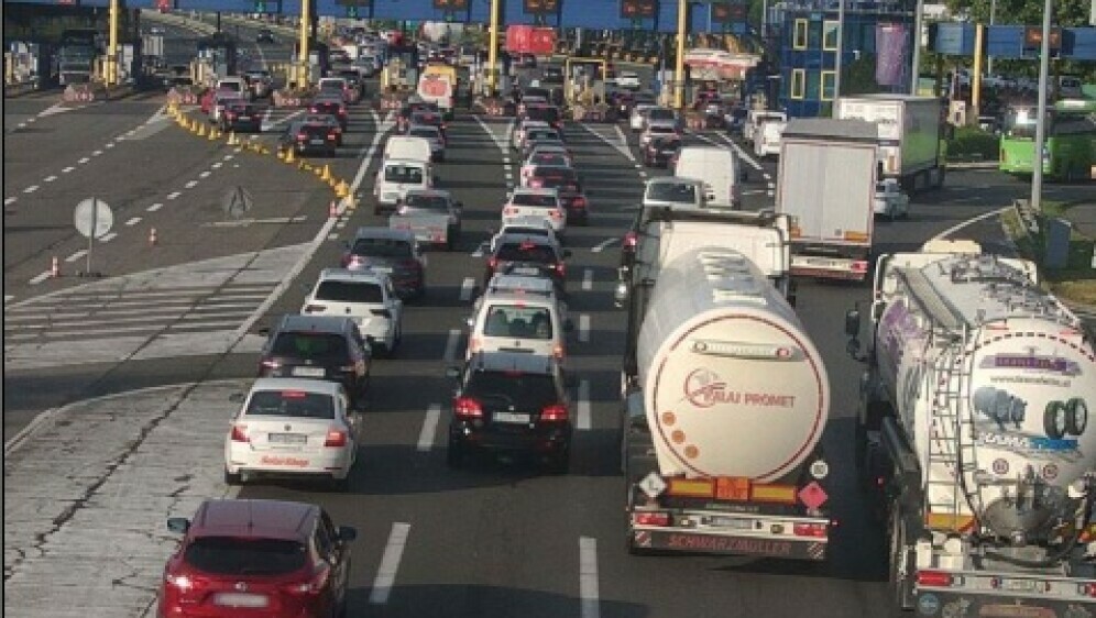 Lučko - stvaraju se kolone