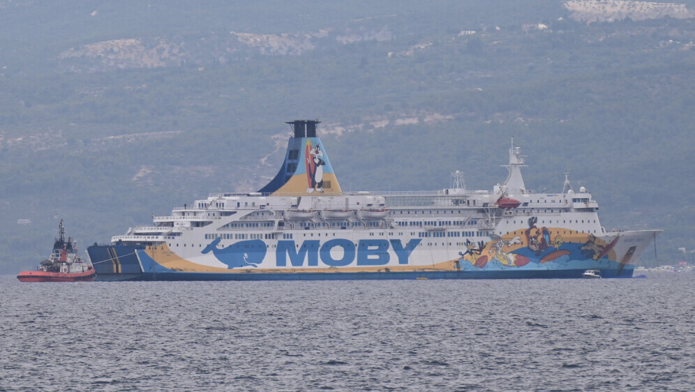 Brod Moby Drea dotegljen pred Split - 1