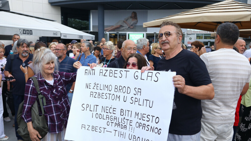 Splićani prosvjeduju zbog broda punog azbesta u Brodosplitu - 1