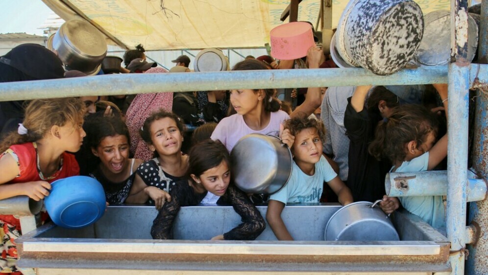 Djeca u Gazi čekaju humanitarnu pomoć