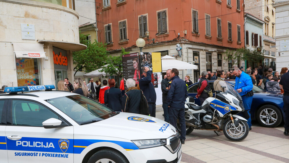 Policija u Puli, ilustracija