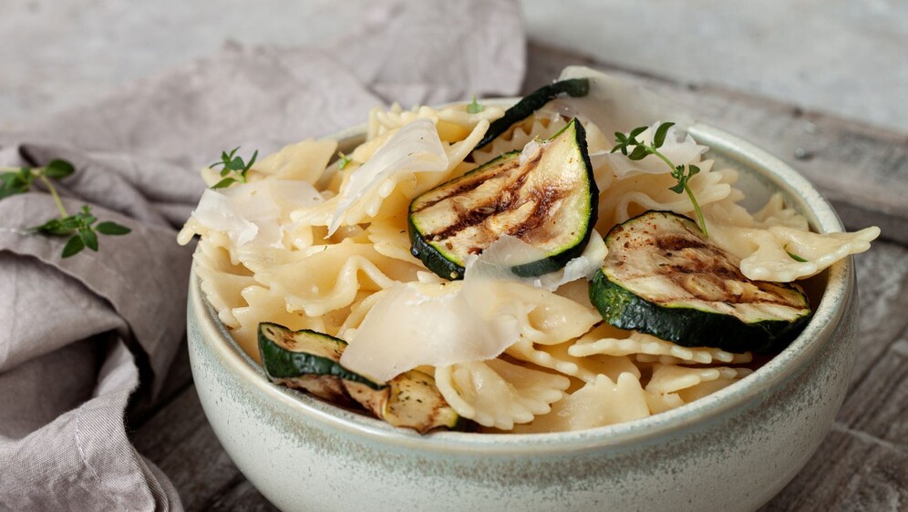 Carbonara s grilanim tikvicama i pecorinom