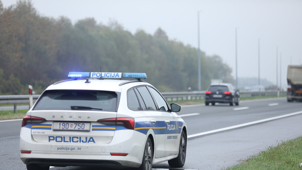 Policija