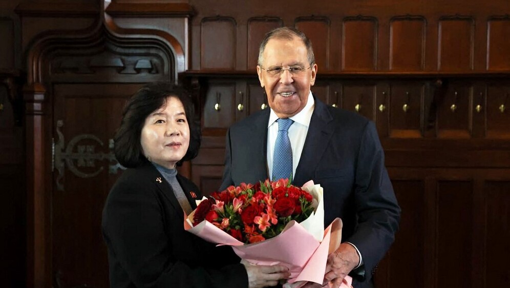 Choe Son Hui i Sergej Lavrov
