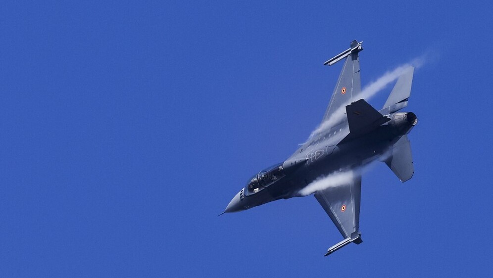 F-16, arhiva