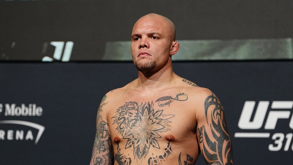 Anthony Smith