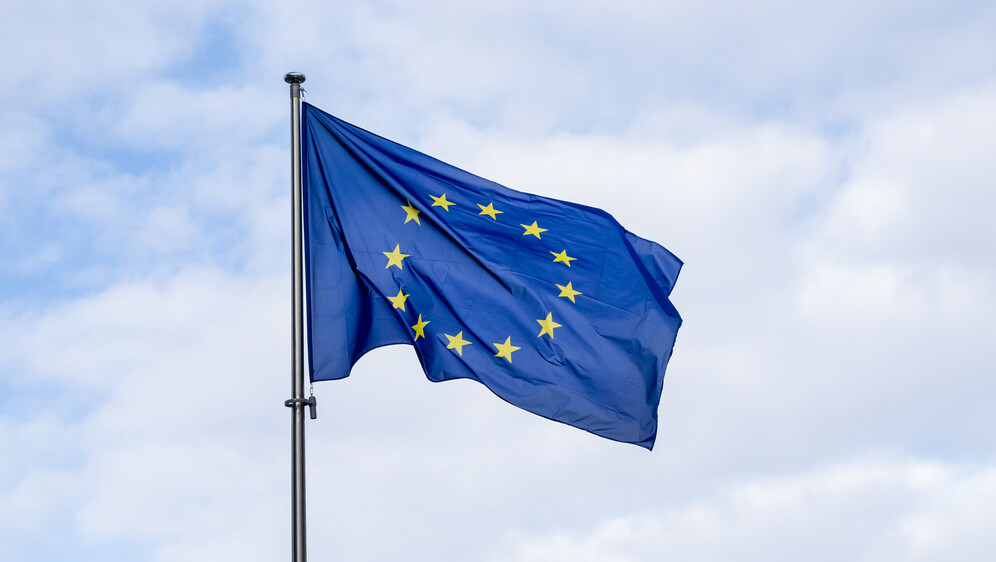Kako se piše: u EU ili u EU-u