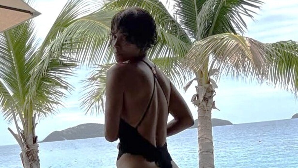Halle Berry - 1
