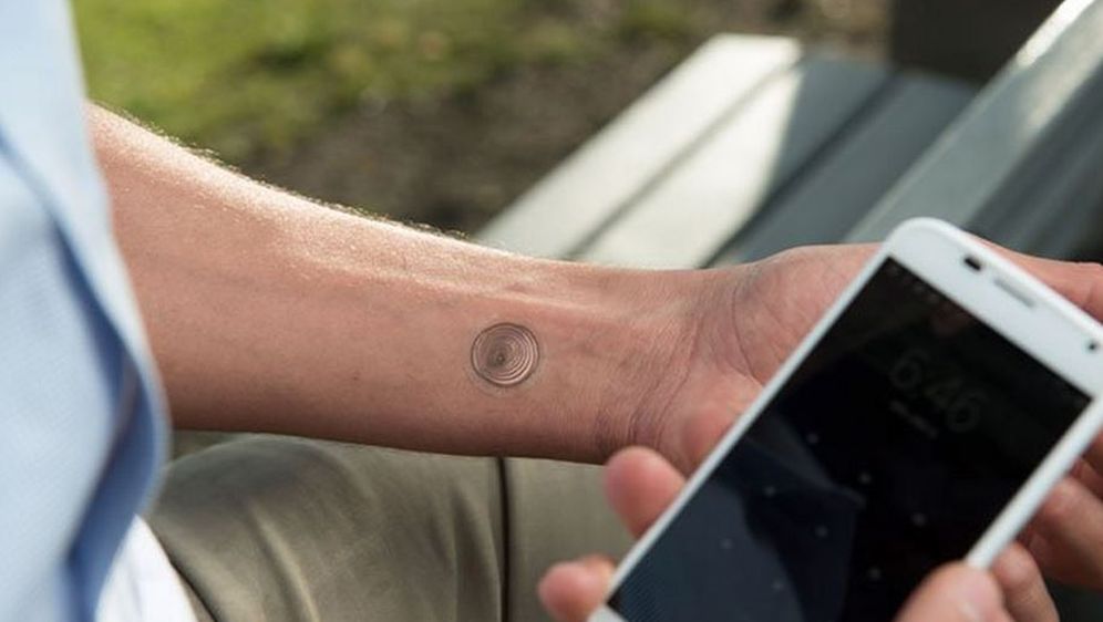 Motorolu Moto X od sada možete otključavati i tetovažom