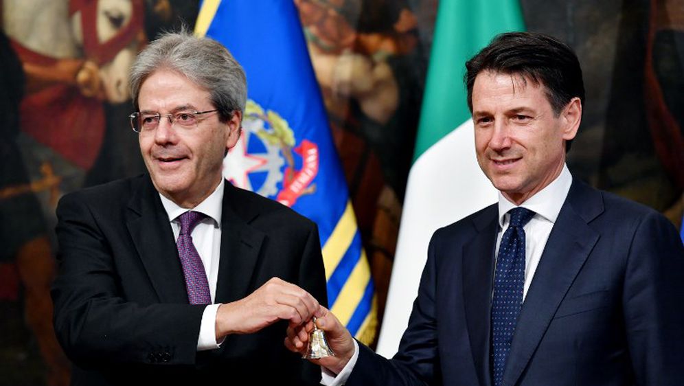 Sergio Mattarelle i Giuseppe Conte (Foto: AFP)