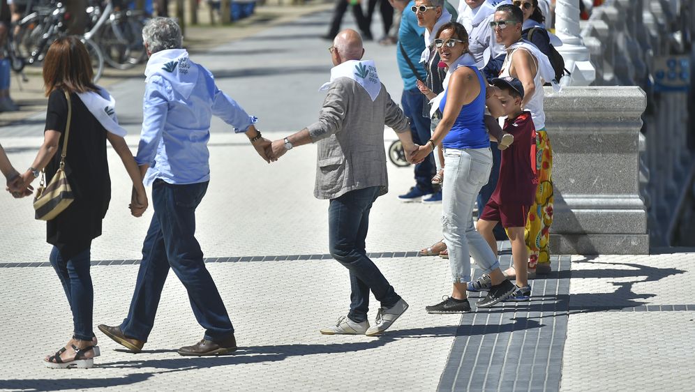 Prosvjedni ljudski lanac u Baskiji (Foto: AFP)