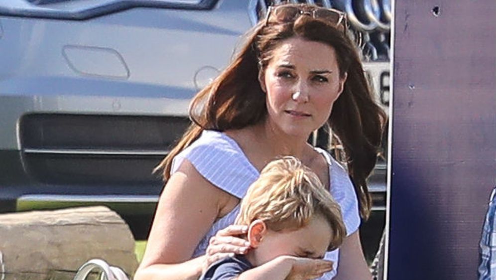 Catherine Middleton je brižna mama