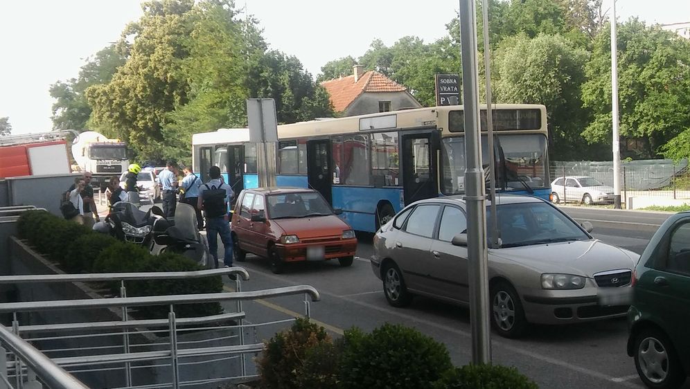 Autobus u kvaru (Dnevnik.hr)