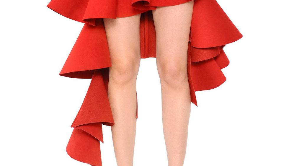 Jacquemus suknja na popustu se može kupiti po cijeni od oko 2500 kn