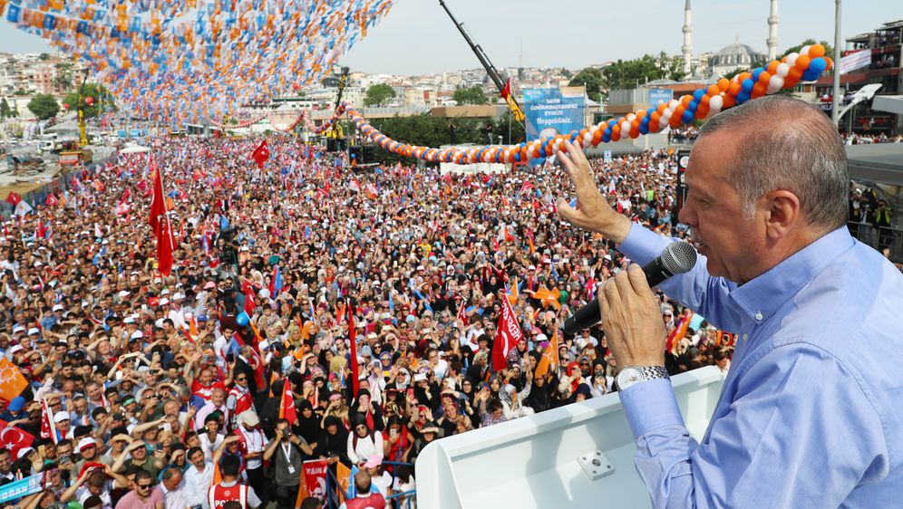 Erdoganov predizborni skup (Foto: AFP)