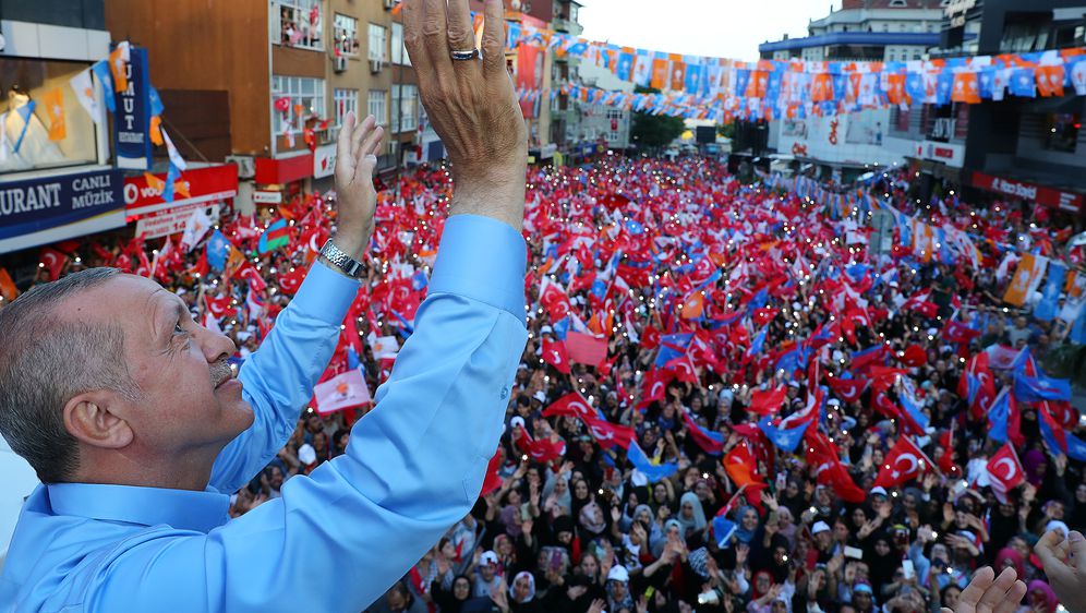 Recep Tayyip Erdogan na posljednjem predizbornom skupu (Foto: AFP)