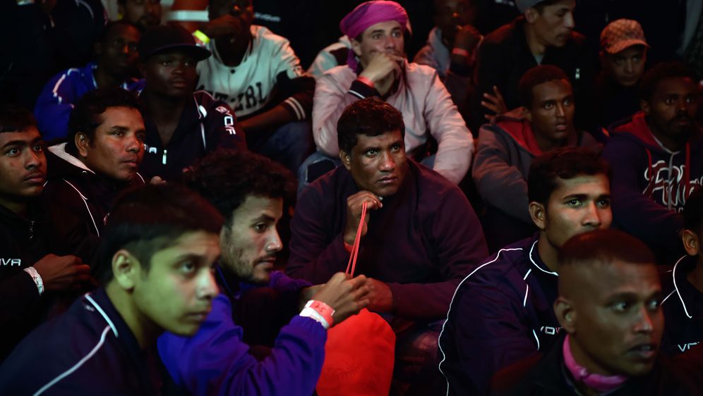 Migranti na brodu španjolske humanitarne organizacije Proactiva Open Arms (Foto: AFP)