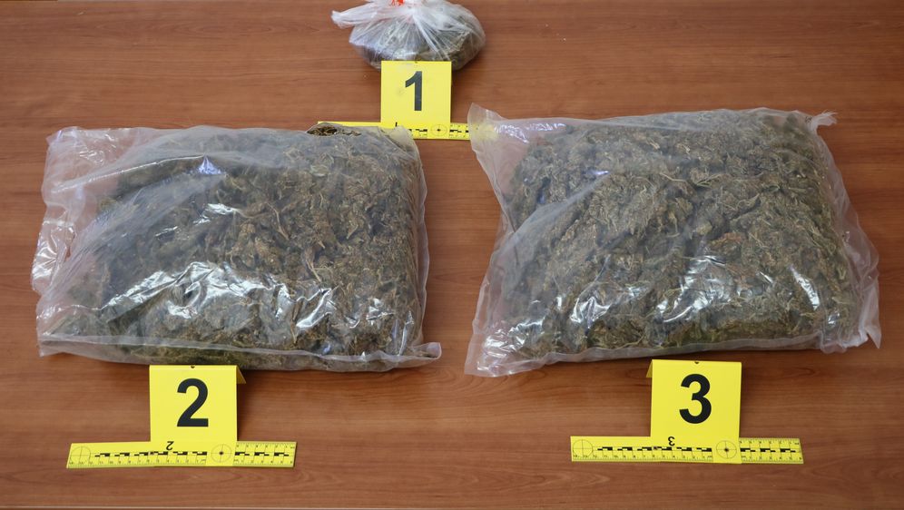 Policija pronašla drogu u Imotskom (Foto: PU splitsko-dalmatinska)1