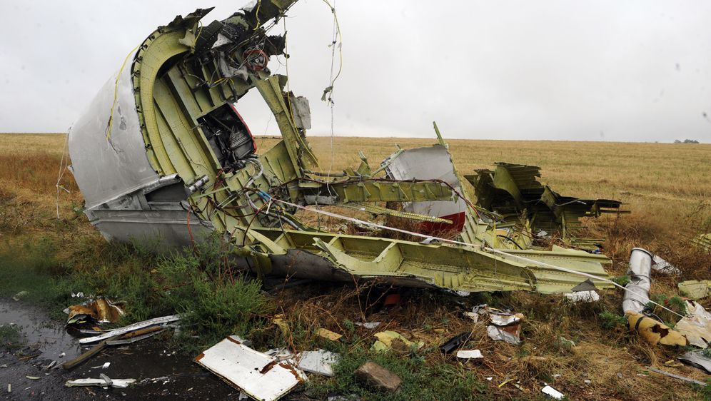Ostatci zrakoplova na letu MH17 (Foto: AFP) - 2