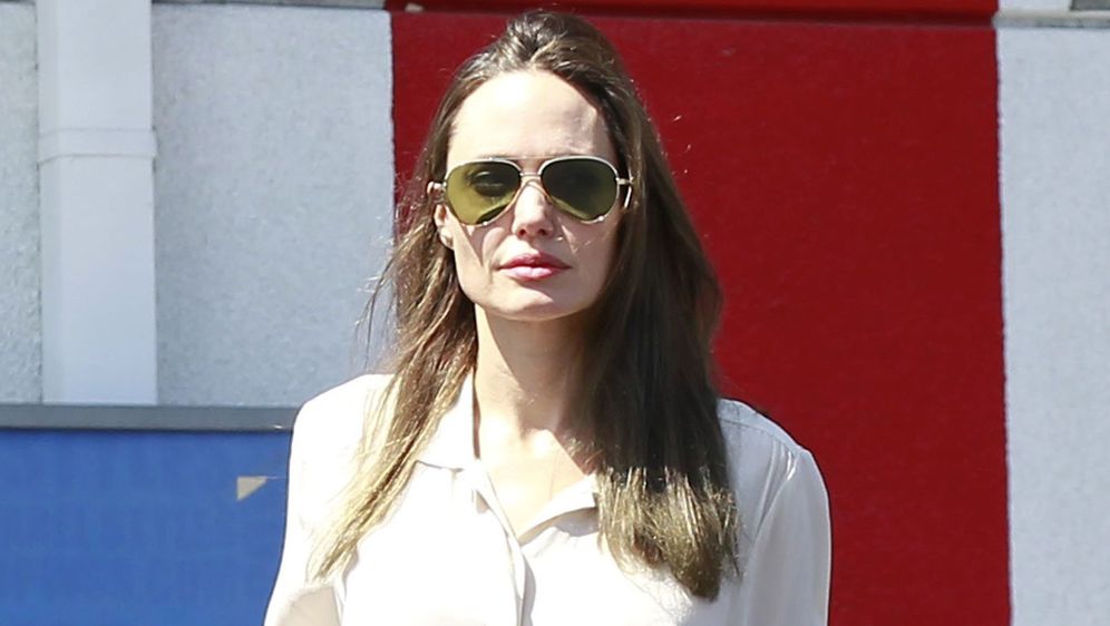 Angelina Jolie bila je u šopingu s kćeri Shiloh i sinom Knoxom
