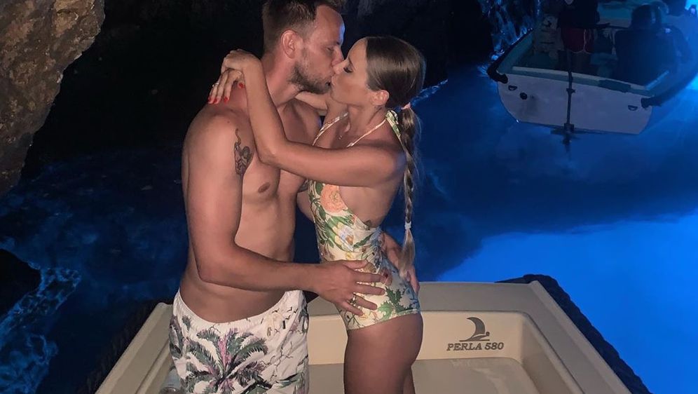 Ivan Rakitić sa suprugom tijekom odmora u Hrvatskoj (Foto: Instagram)