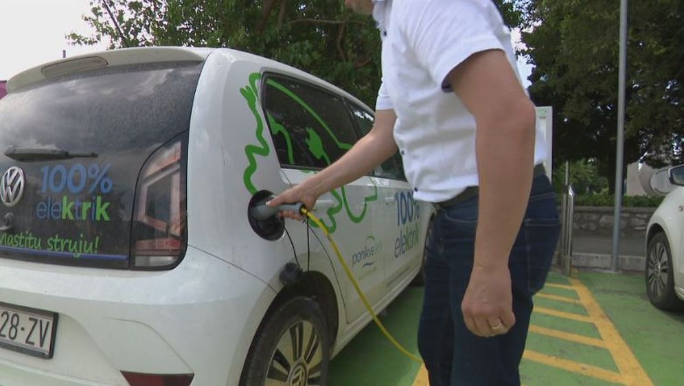 Dvanaest službenih električnih automobila na Krku (Foto: Dnevnik.hr)