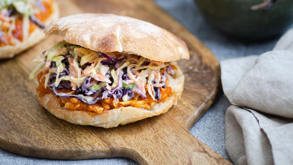 Sočni sendvič od trgane piletine uz dodatke za prste polizati