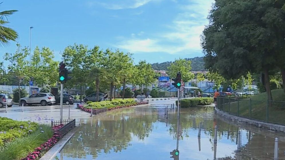 Poplava u Splitu zbog puknute cijevi - 4