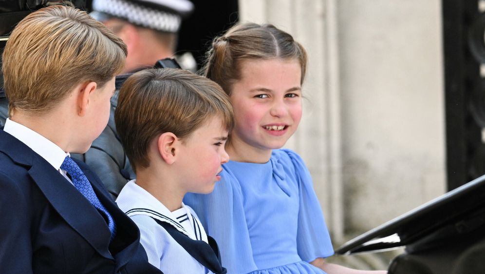 Princeza Charlotte u plavoj haljini od 477 kuna na proslavi platinastog jubileja kraljice Elizabete