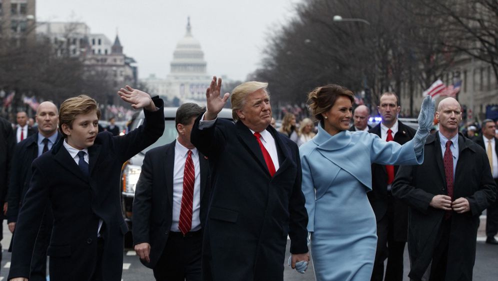 Barron, Donald i Melania Trump