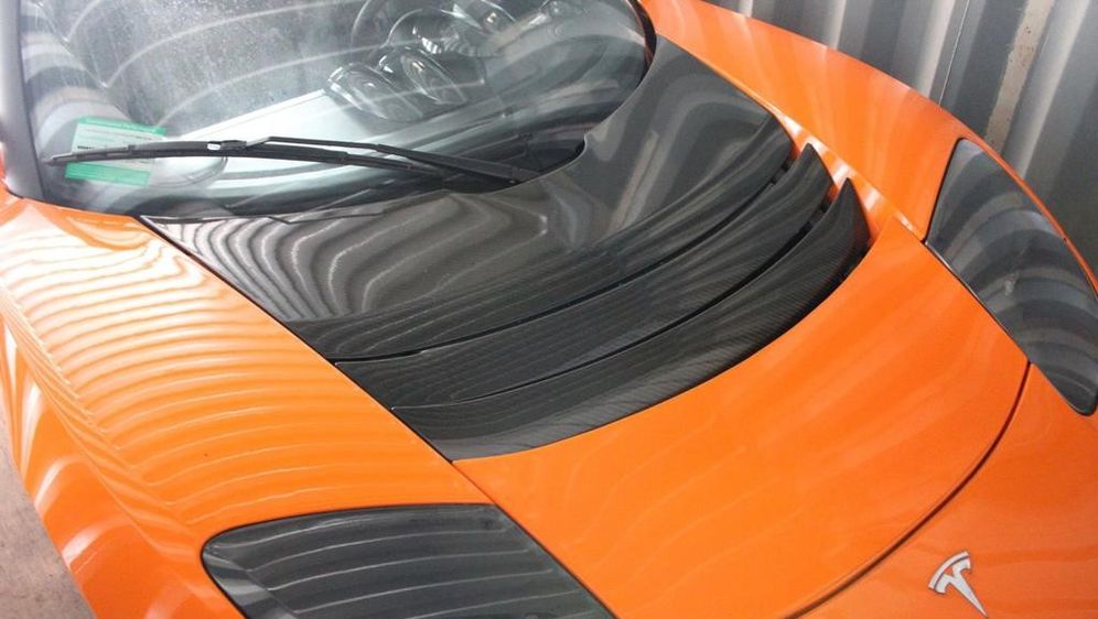 Savršeno očuvani Tesla Roadster iz 2010. godine