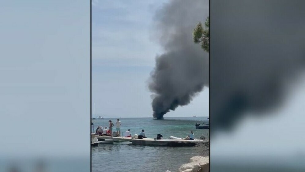 Zapaljeno plovilo kod Drvenika, ilustracija - 1