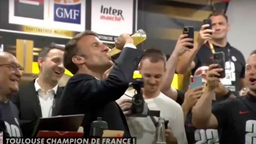 Emmanuel Macron eksao bocu piva