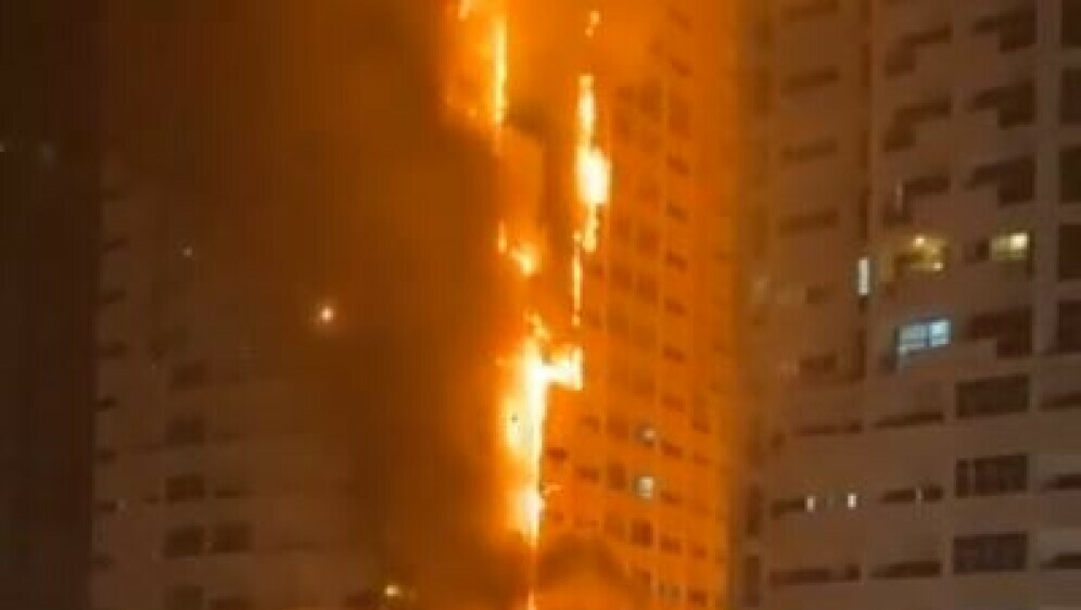 Opet je izbio veliki požar u stambenom tornju u Ajmanu u Ujedinjenim Arapskim Emiratima - 1