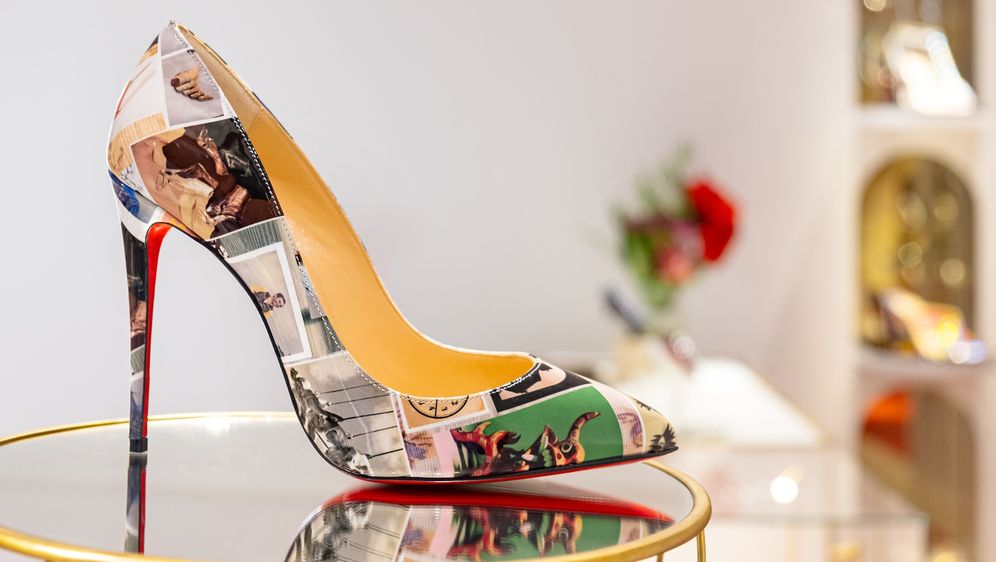 Cipele Christian Louboutin prepoznatljive su po crvenim potplatima