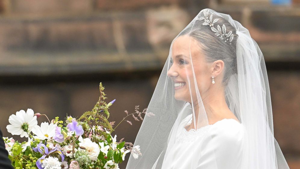Olivia Henson udala se u vjenčanici modne kuće Emma Victoria Payne