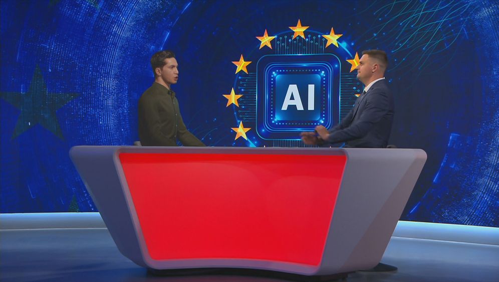 Teo, AI politički komentator i Dino Goleš, reporter Dnevnika Nove TV - 2