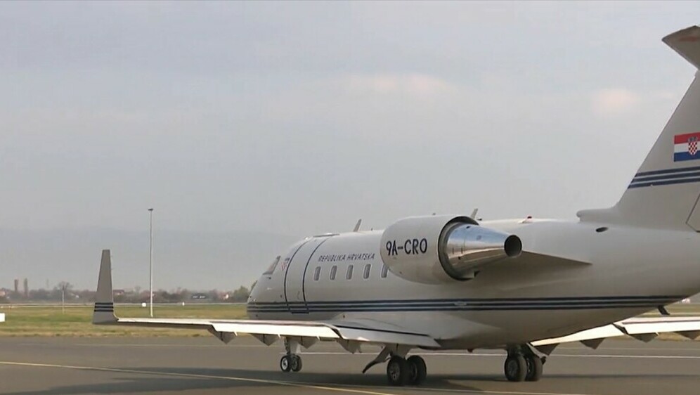 Tko može u Vladin avion? - 1