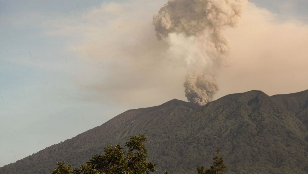 Iz vulkana Marapi u Indoneziji mjesecima se već dimi - 3