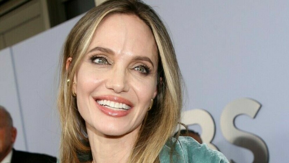 Angelina Jolie - 2