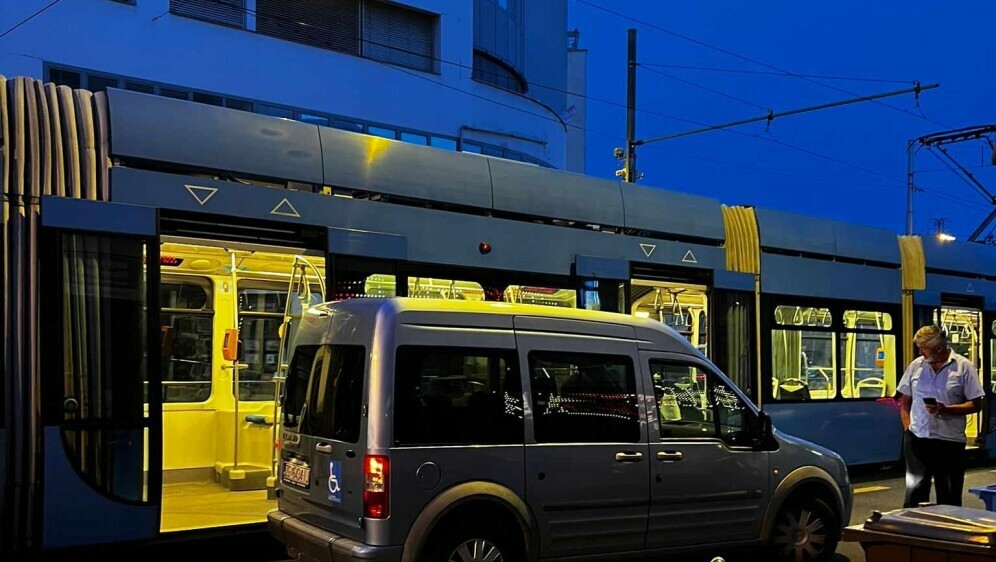Sudar auta i tramvaja u Šubićevoj