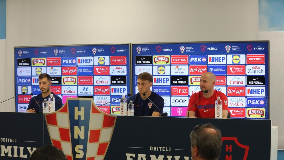 Toni Fruk (u sredini)