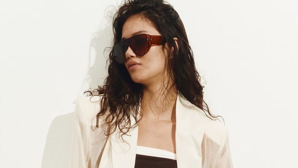 H&M, gordni dio 17,99 EUR, donji dio12,99 EUR