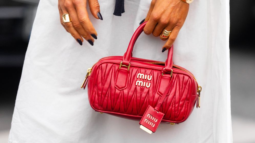 Bijele suknje su omiljene u ljetnim mjesecima