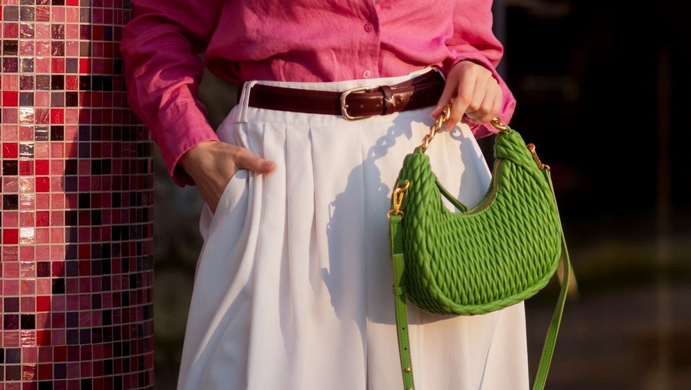 Bermude izgledaju sjajno u kombinaciji s ravnom obućom i visokom petom